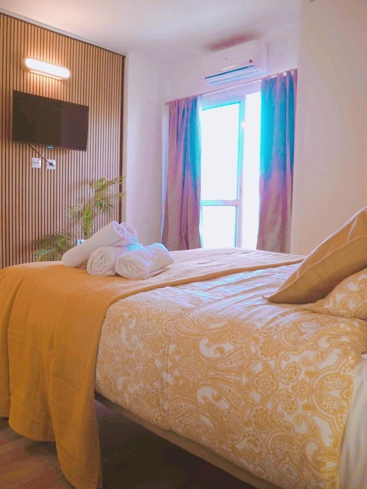 Bythewave Apartments 贝纳尔马德纳 外观 照片