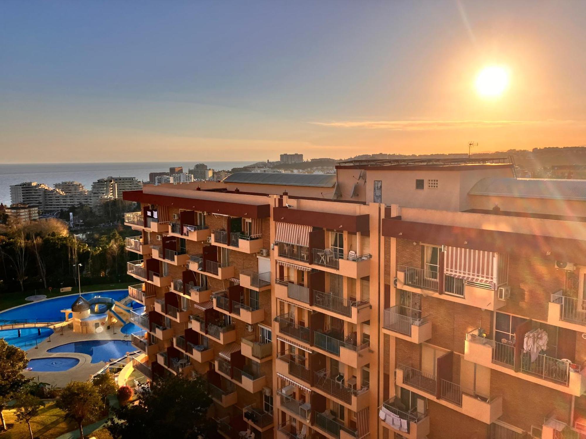 Bythewave Apartments 贝纳尔马德纳 外观 照片