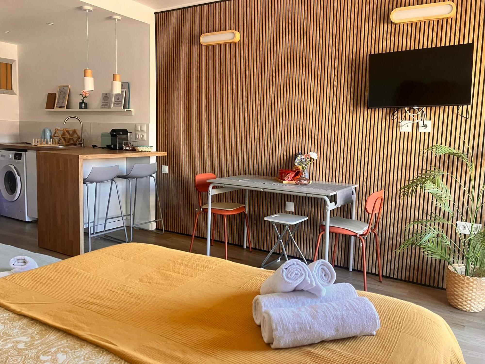Bythewave Apartments 贝纳尔马德纳 外观 照片