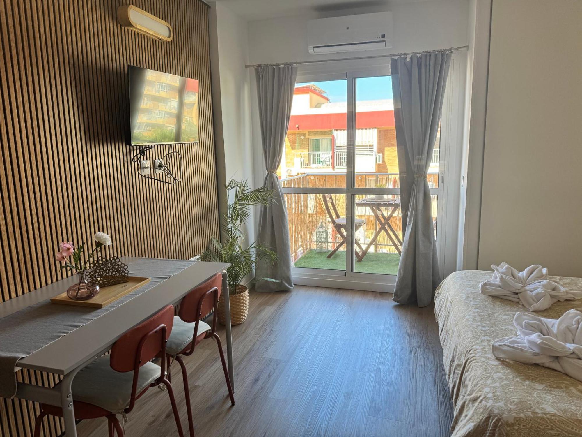 Bythewave Apartments 贝纳尔马德纳 外观 照片