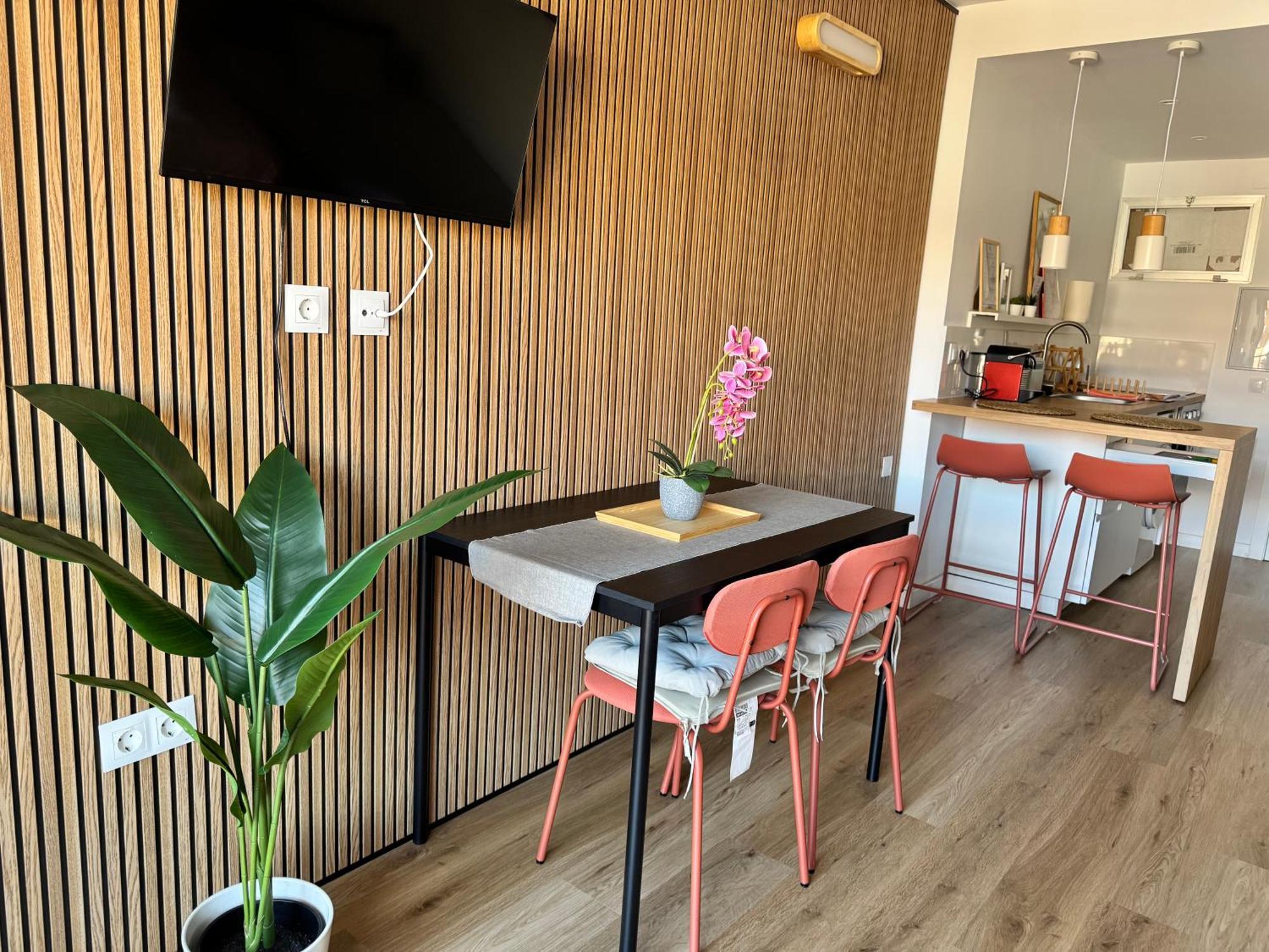 Bythewave Apartments 贝纳尔马德纳 外观 照片
